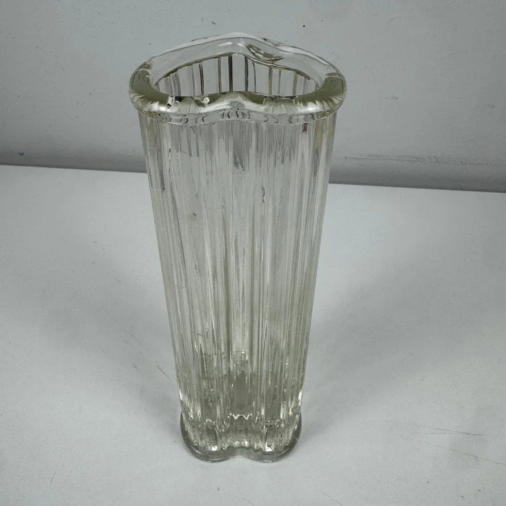 Vintage FTDA 1982‎ Heart Shaped Clear Ribbed Glass Flower Vase Romantic Decor